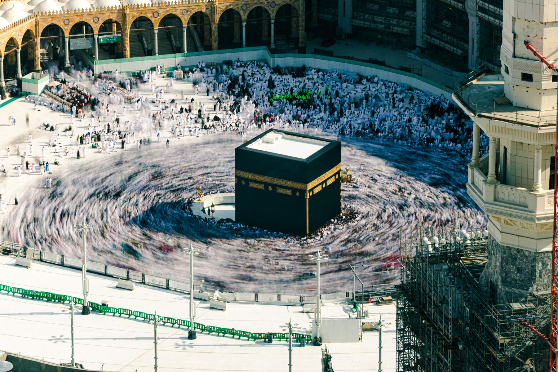 Suasana perjalanan Umroh Labbaika Hemat 9 Hari